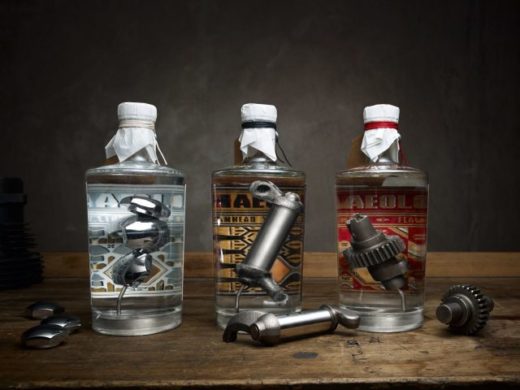 Un entusiasta de Harley  Davidson ha creado la primera ginebra del mundo con partes de las famosas motocicletas